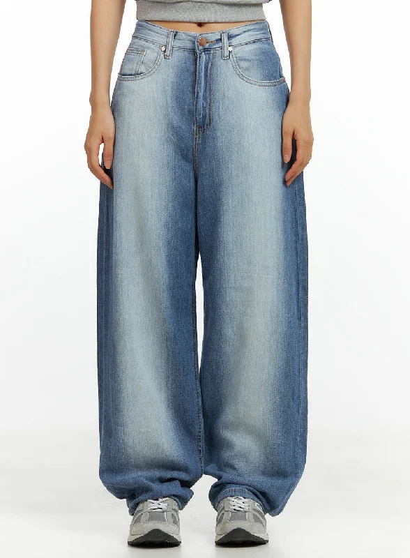 Contrasted Washed Baggy Jeans CU420