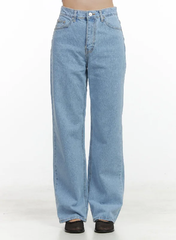 Light Straight Leg Jeans OL411